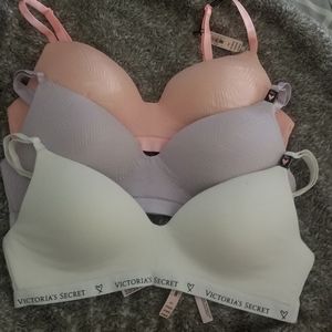 3 Victoria Secret Wireless Bra